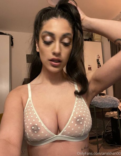 Aria Khan schöne nette galerien