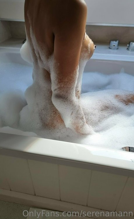 Serena Kaur Mann schöne erotische galerien