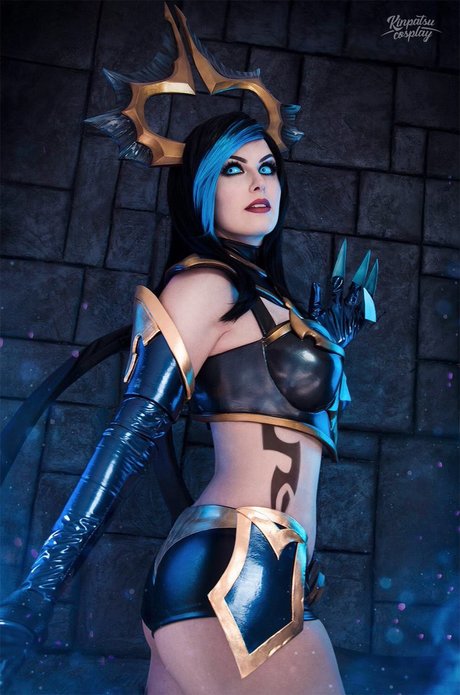 Kinpatsu Cosplay heiße akt foto