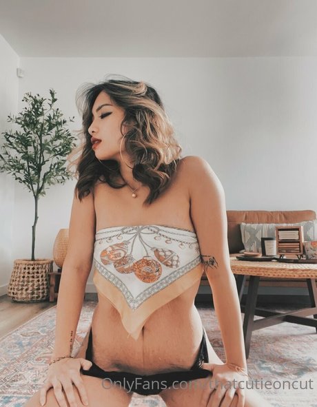 Ilah Dizon nackte pornostar bilder