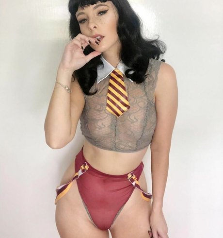 Catsefiro model xxx galerie