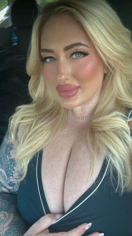 Miss Thick N Tatted freie top archiv