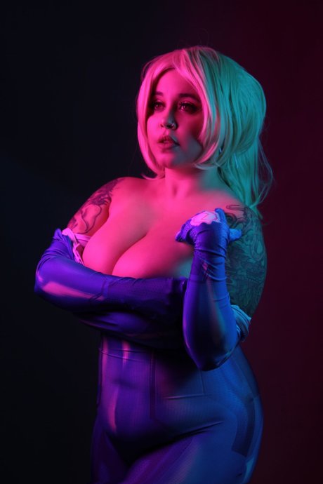 Envy Us erotische kunst galerien