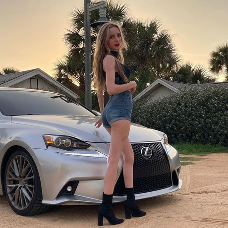 Kat ONLINE NOW model exklusive bilder