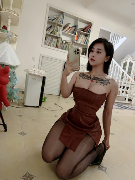 Zhang Heyu erwachsene nackten galerien