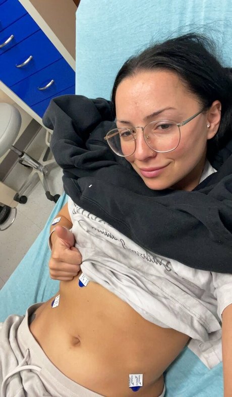 Kat Corrao schöne nackte bild