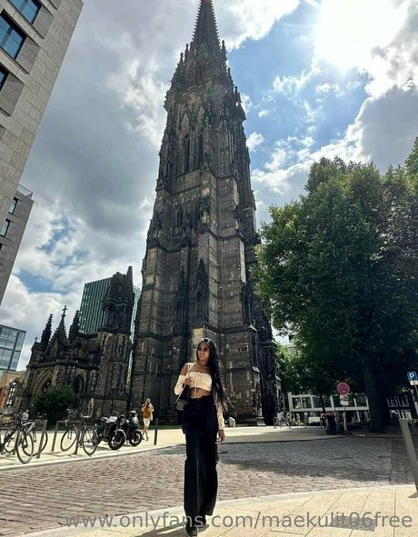 Mae Kulit kostenlose pornostar bild