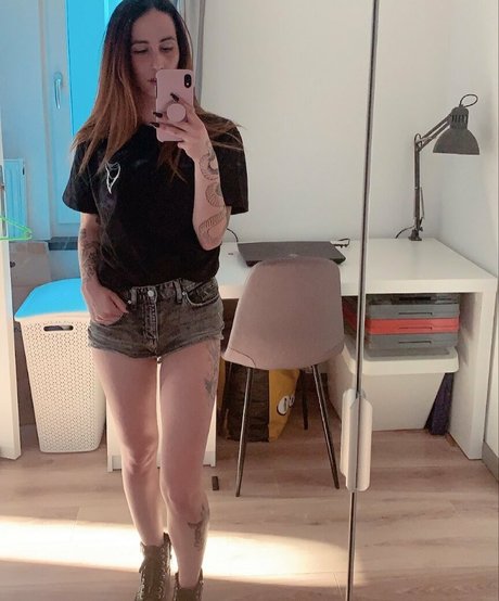 Aphroditeinink schauspielerin nette bild