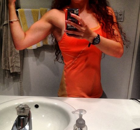 Olivia Hailey nackt hd bilder