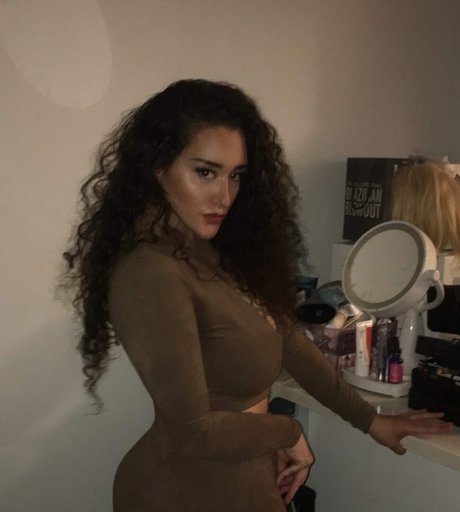 Olivia Hailey top perfekte galerien