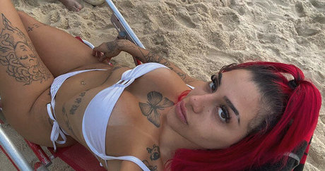 Azzy MC hd pornographische foto