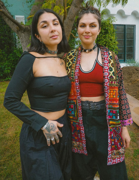 Krewella sexy nackt galerie
