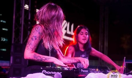 Krewella schauspielerin xxx archiv