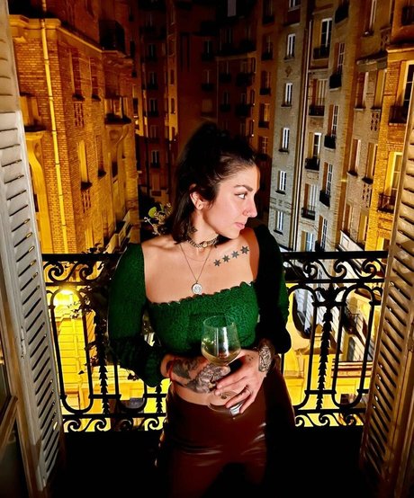 Krewella top hd galerie