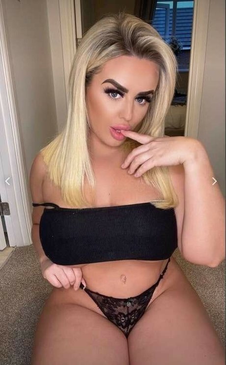 Emily jones freie nacktheit bild