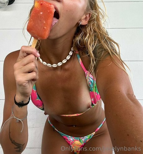 Joselyn Banks kunst akt archiv