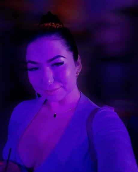 dicke blonde onlyfans sexy nacktheit bild