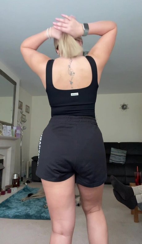 Robyn Emily nackt pornografische fotos