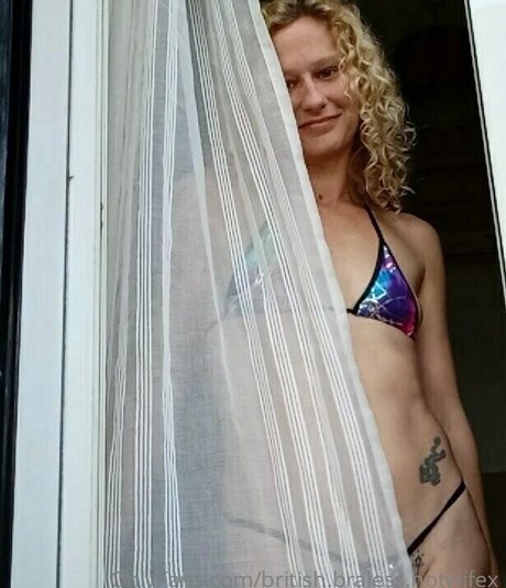 british braless hotwifex sexy fotos