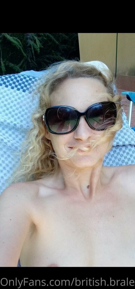 british braless hotwifex schauspielerin beste bild