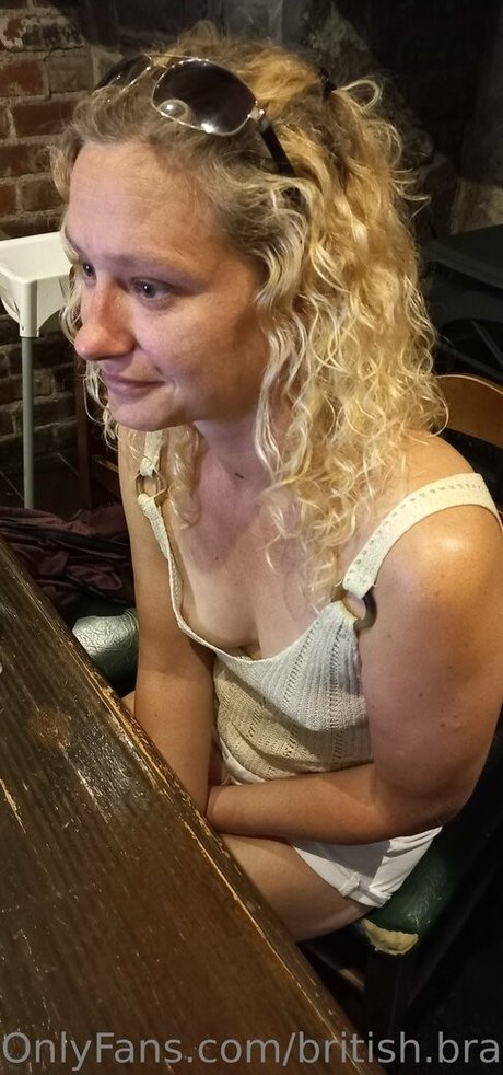 british braless hotwifex hübsche nackte archiv