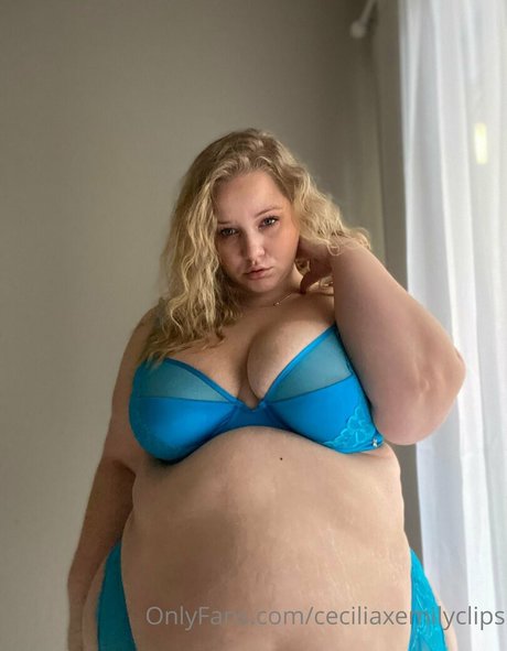 zierliche frau nur fans freie nackt galerie