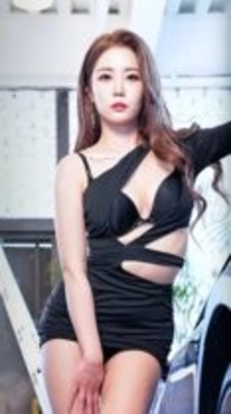 Bomi Girl Crush pornographische pornostar foto