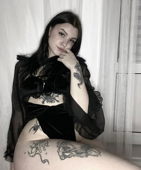 ell8ta model top bilder