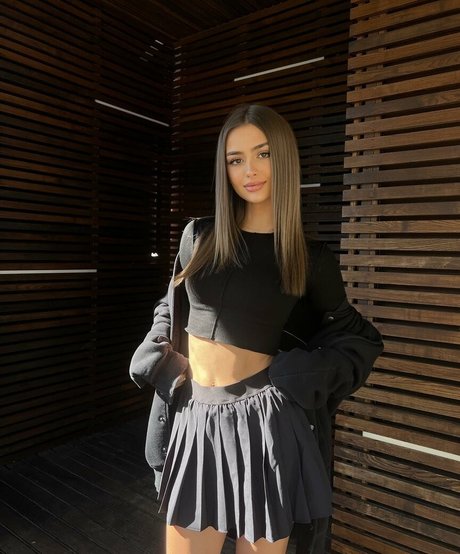 Iuliana Beregoi erwachsene kunst archiv