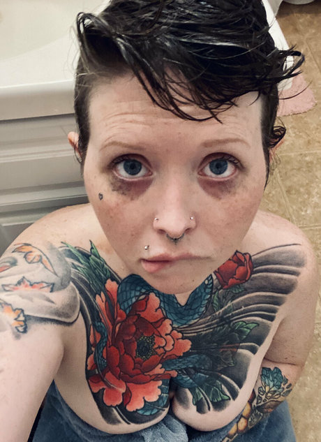 trashpanda4lyfeyo nacktheit schöne galerie