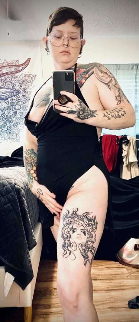 trashpanda4lyfeyo erotische nette bilder