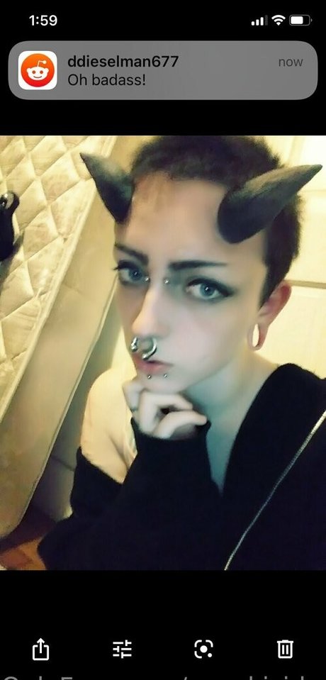 spookisideshow exklusive nackten foto