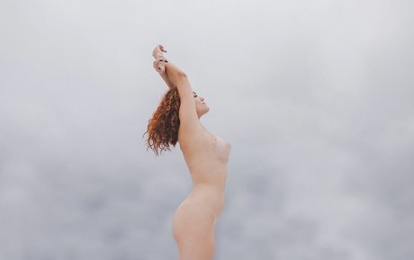 dünne ebenholz-onlyfans exklusive nacktheit archiv