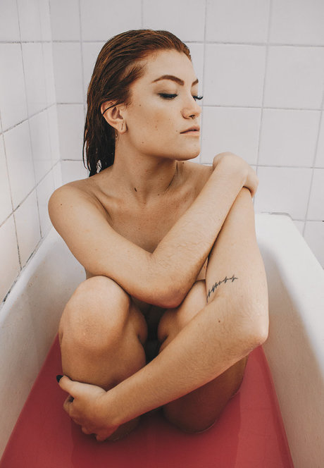 Ellora Haonne model kunst galerien