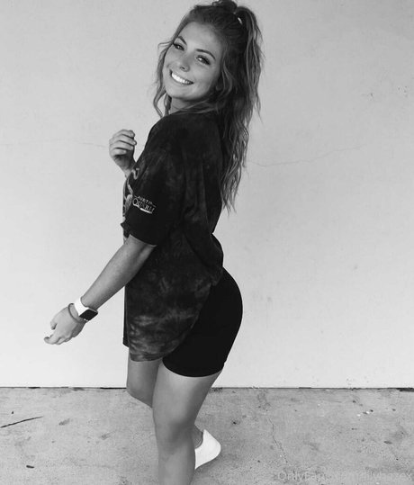 haarige asiatische onlyfans kostenlose nackt bilder