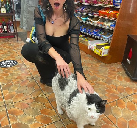 Anuheanihipali schauspielerin hübsche fotos