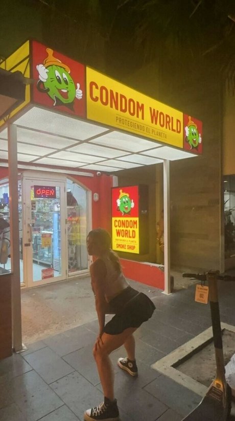 Baileyspinn nackt heiße bilder