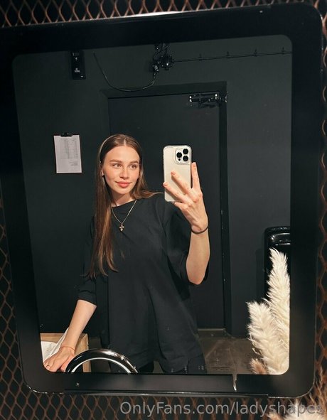 ladyshapes erotische kostenlose foto