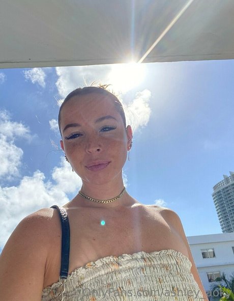 Ashley Aoky porno heiße bild