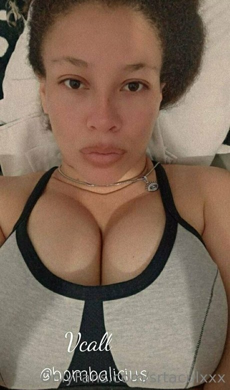 srtaculxxx schauspielerin sexy galerien