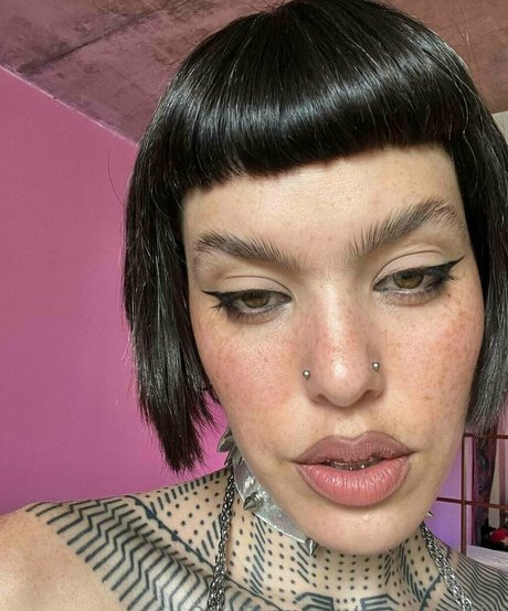 anadevinvip nackte foto