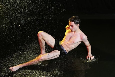 Justin Corvel freie erwachsene bild