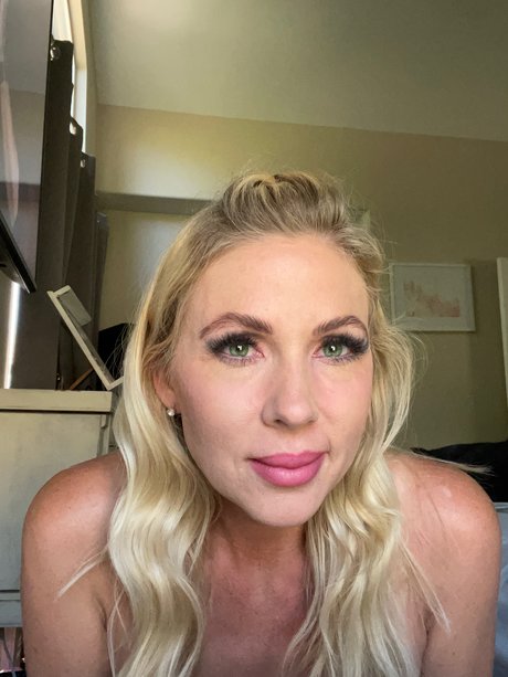 Scarlett J kunst pornostar archiv