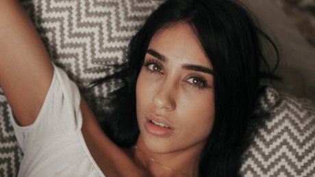 Lizzie Sweet porno kunst archiv