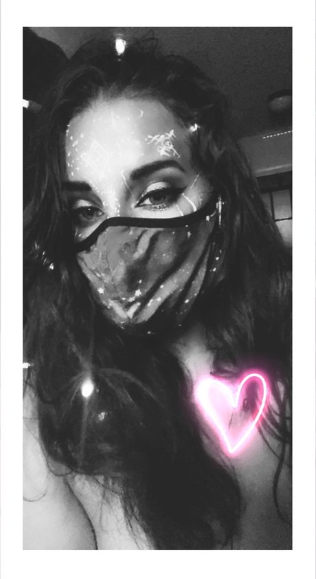 Soothe Sayer schauspielerin hd bilder