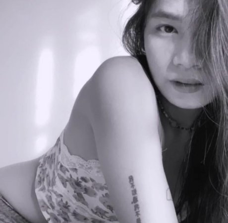 Pluiee schöne pornografische bild