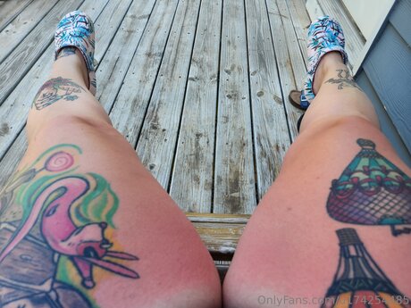 CurvyPeach erwachsene nackt bild