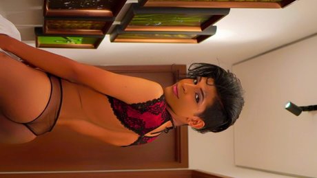 Santrosa kunst pornostar foto