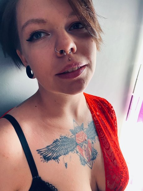 Nyukyy exklusive nackte bild