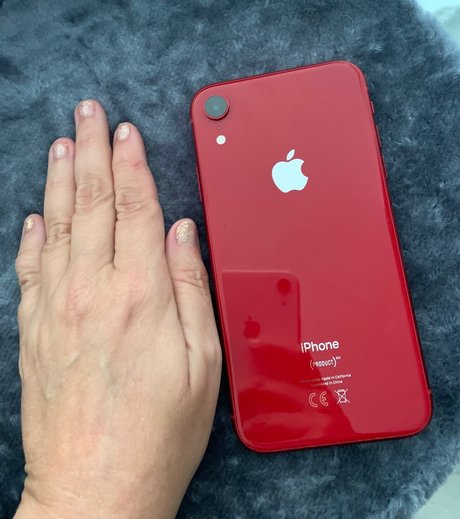 Tiny Hands Tiny Feet pornostar kostenlose bild